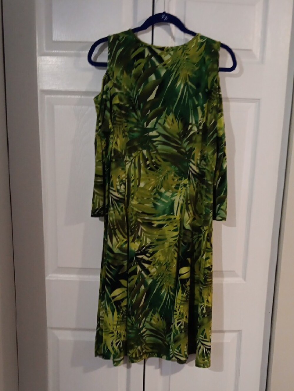 Women’s Green Tropical Print Cold-Shoulder Dress - Picture 2 of 2